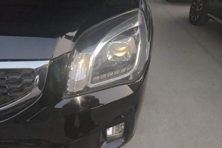 Used Kia Sportage 2013 2.0L Automatic Two-Wheel Drive GL Trim Left Front Headlight