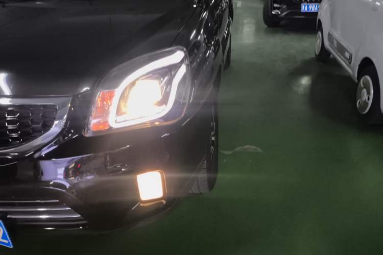 Used Kia Sportage 2013 2.0L Manual Two-Wheel Drive GLS Left Front Headlight
