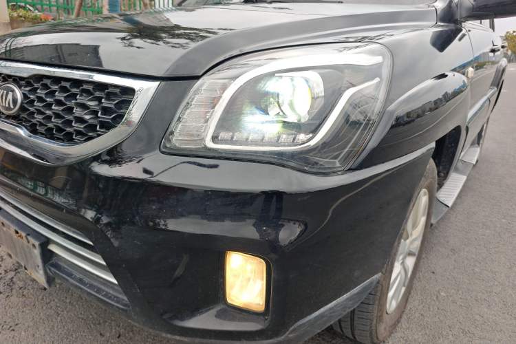 Used Kia Sportage 2013 2.0L Manual Two-Wheel Drive GL Trim Left Front Headlight