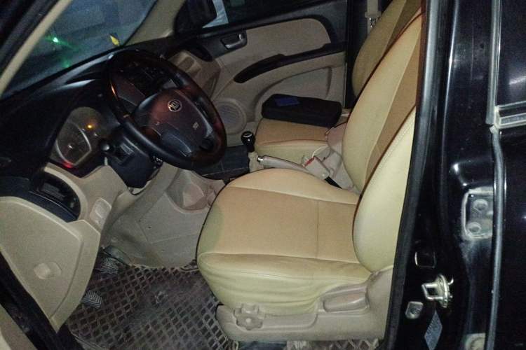 Used Kia Sportage 2013 2.0L Manual Two-Wheel Drive GL Trim Left Front Seat