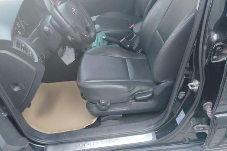 Used Kia Sportage 2013 2.0L Manual Two-Wheel Drive GLS Left Front Seat