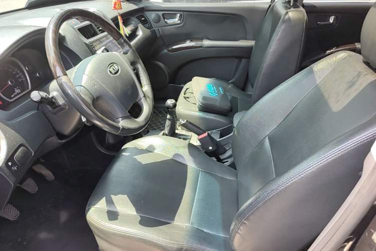 Used Kia Sportage 2013 2.0L Manual Two-Wheel Drive GLS Left Front Seat
