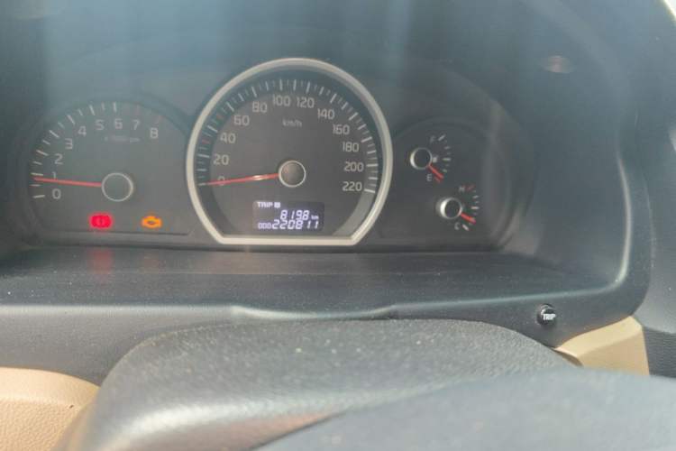 Used Kia Sportage 2013 2.0L Manual Two-Wheel Drive GL Trim Odometer Close Up