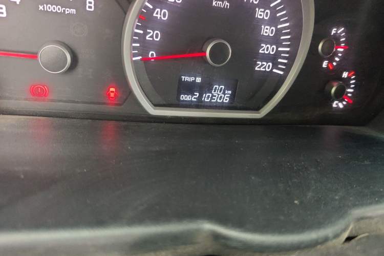 Used Kia Sportage 2013 2.0L Manual Two-Wheel Drive GL Trim Odometer Close Up
