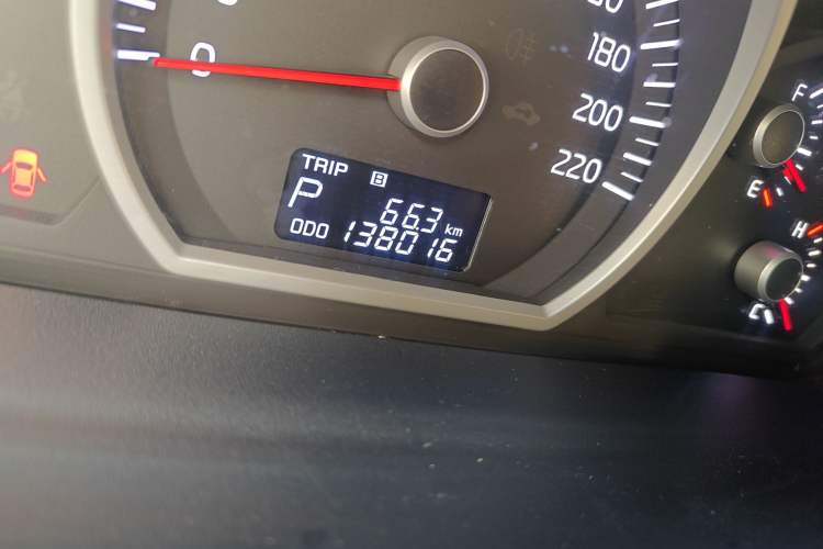 Used Kia Sportage 2013 2.0L Automatic Two-Wheel Drive GL Trim Odometer Close Up