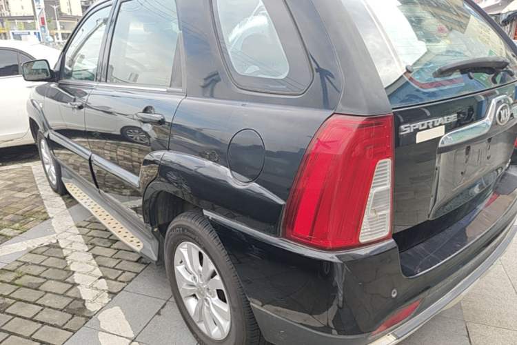 Used Kia Sportage 2013 2.0L Manual Two-Wheel Drive GL Trim Rear Left 45 Deg