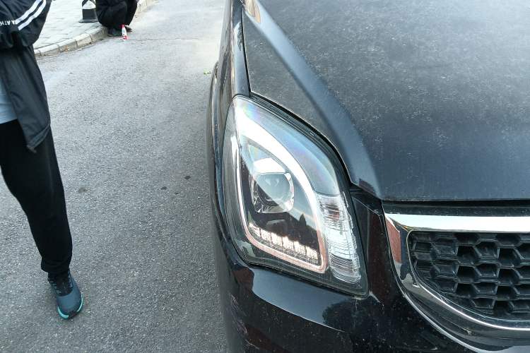 Used Kia Sportage 2013 2.0L Automatic Two-Wheel Drive GL Trim Right Front Headlight