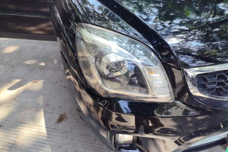Used Kia Sportage 2013 2.0L Automatic Two-Wheel Drive GL Trim Right Front Headlight