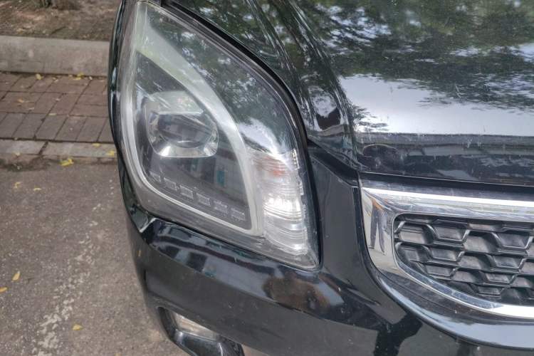 Used Kia Sportage 2013 2.0L Automatic Two-Wheel Drive GL Trim Right Front Headlight
