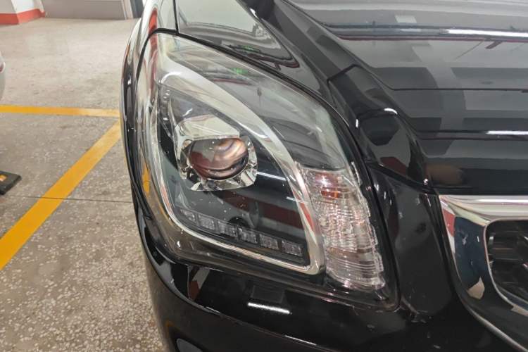 Used Kia Sportage 2013 2.0L Automatic Two-Wheel Drive GL Trim Right Front Headlight