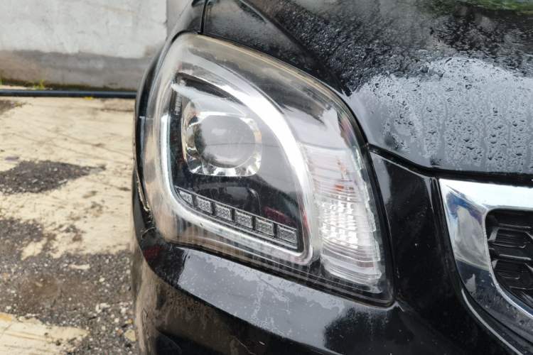 Used Kia Sportage 2013 2.0L Automatic Two-Wheel Drive GL Trim Right Front Headlight
