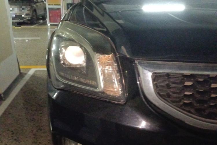 Used Kia Sportage 2013 2.0L Automatic Two-Wheel Drive GL Trim Right Front Headlight