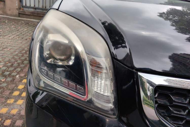 Used Kia Sportage 2013 2.0L Automatic Two-Wheel Drive GL Trim Right Front Headlight