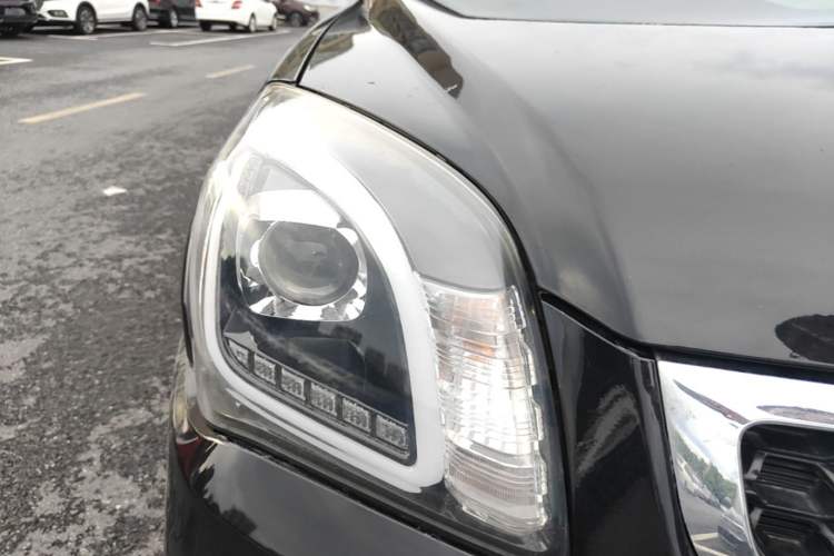 Used Kia Sportage 2013 2.0L Automatic Two-Wheel Drive GLS Trim Right Front Headlight
