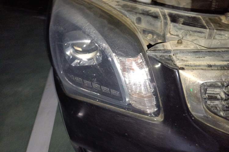 Used Kia Sportage 2013 2.0L Manual Two-Wheel Drive GL Trim Right Front Headlight