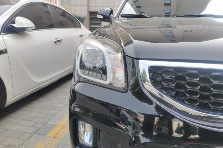 Used Kia Sportage 2013 2.0L Manual Two-Wheel Drive GLS Right Front Headlight