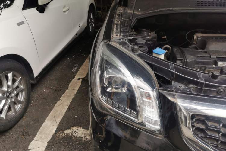 Used Kia Sportage 2013 2.0L Automatic Two-Wheel Drive GL Trim Right Front Headlight
