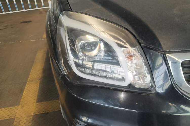 Used Kia Sportage 2013 2.0L Automatic Two-Wheel Drive GLS Trim Right Front Headlight
