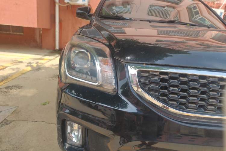 Used Kia Sportage 2013 2.0L Manual Two-Wheel Drive GL Trim Right Front Headlight