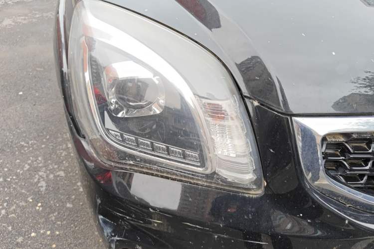 Used Kia Sportage 2013 2.0L Manual Two-Wheel Drive GL Trim Right Front Headlight