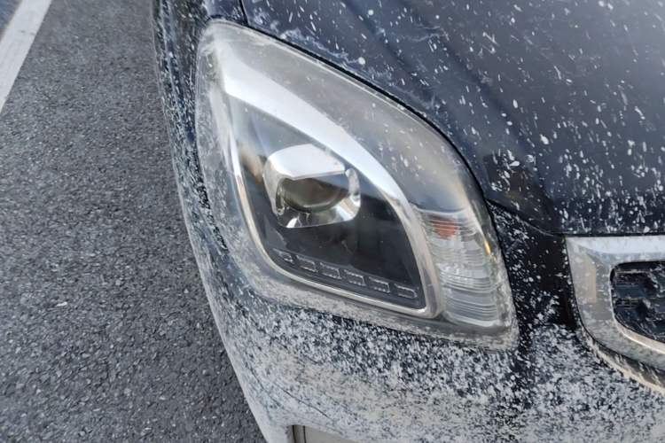 Used Kia Sportage 2013 2.0L Manual Two-Wheel Drive GL Trim Right Front Headlight