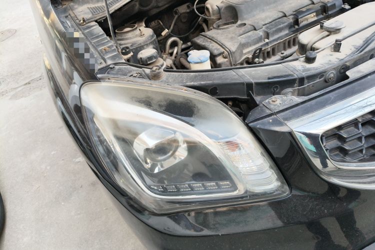 Used Kia Sportage 2013 2.0L Manual Two-Wheel Drive GL Trim Right Front Headlight