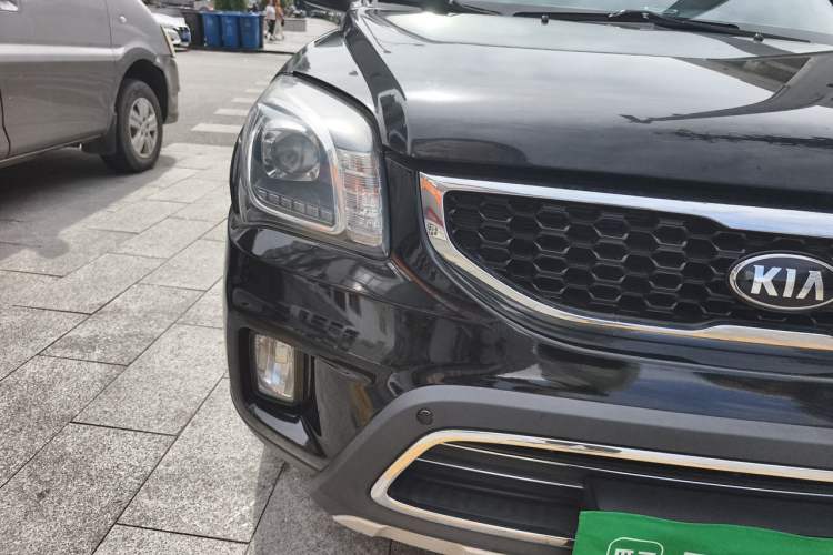 Used Kia Sportage 2013 2.0L Automatic Two-Wheel Drive GL Trim Right Front Headlight