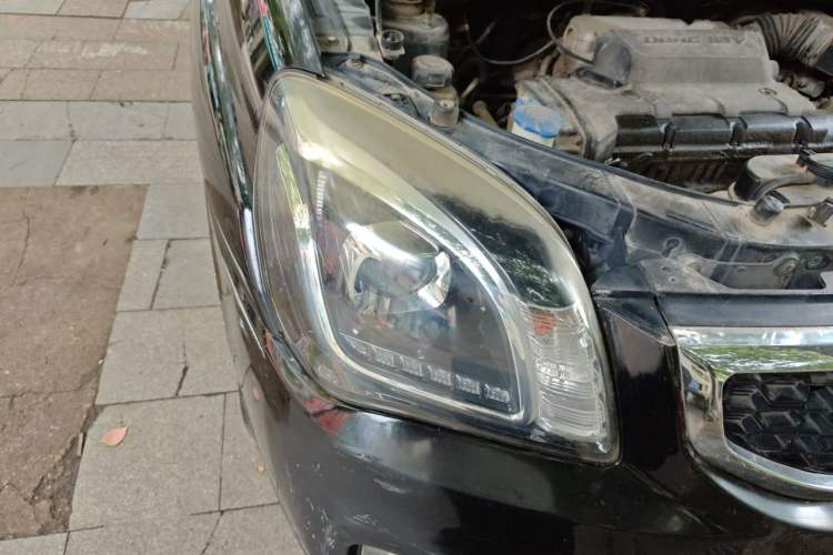 Used Kia Sportage 2013 2.0L Manual Two-Wheel Drive GLS Right Front Headlight