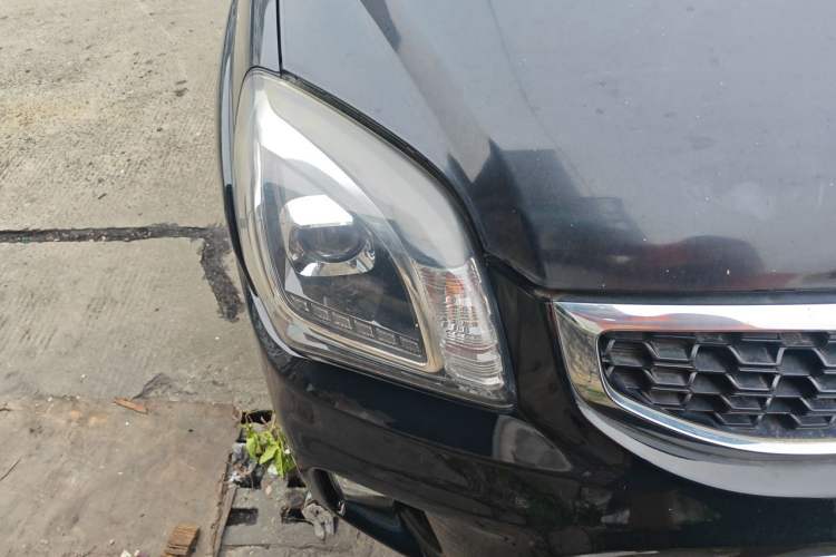 Used Kia Sportage 2013 2.0L Automatic Two-Wheel Drive GL Trim Right Front Headlight