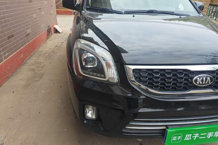 Used Kia Sportage 2013 2.0L Manual Two-Wheel Drive GL Trim Right Front Headlight