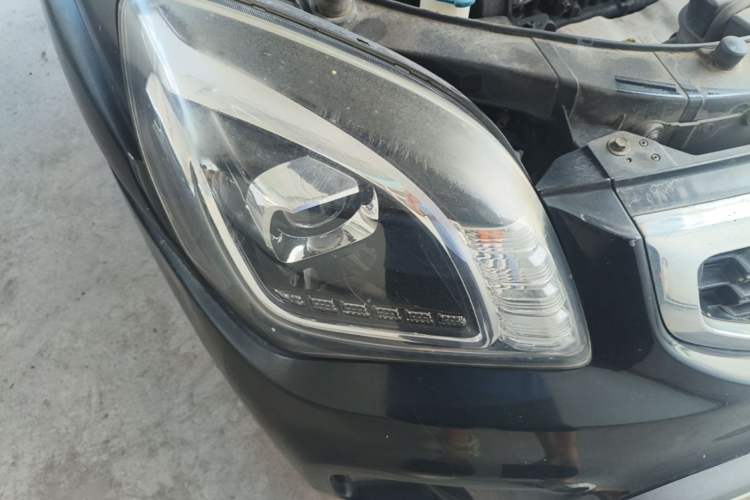 Used Kia Sportage 2013 2.0L Manual Two-Wheel Drive GLS Right Front Headlight