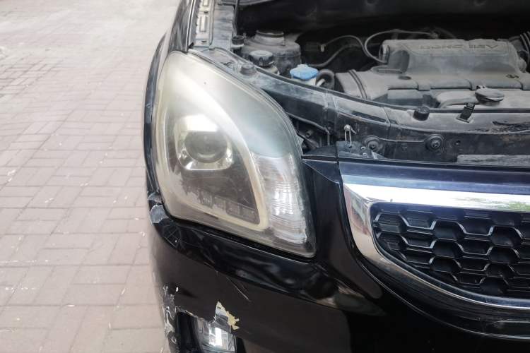 Used Kia Sportage 2013 2.0L Manual Two-Wheel Drive GL Trim Right Front Headlight