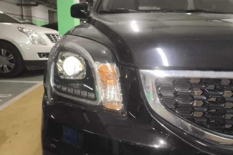 Used Kia Sportage 2013 2.0L Automatic Two-Wheel Drive GL Trim Right Front Headlight