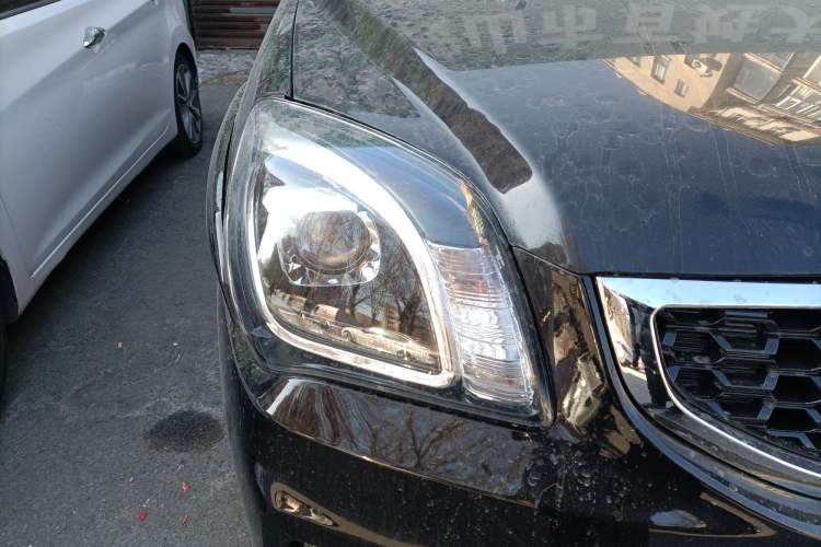 Used Kia Sportage 2013 2.0L Manual Two-Wheel Drive GLS Right Front Headlight