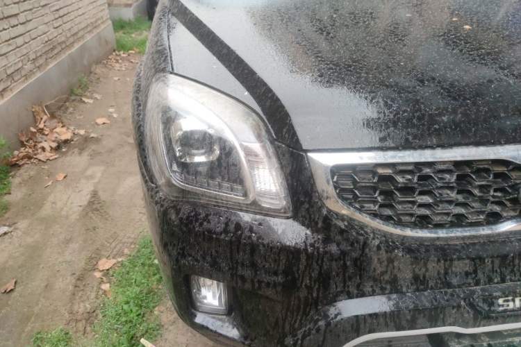 Used Kia Sportage 2013 2.0L Manual Two-Wheel Drive GL Trim Right Front Headlight