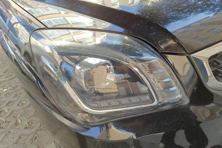 Used Kia Sportage 2013 2.0L Automatic Two-Wheel Drive GL Trim Right Front Headlight