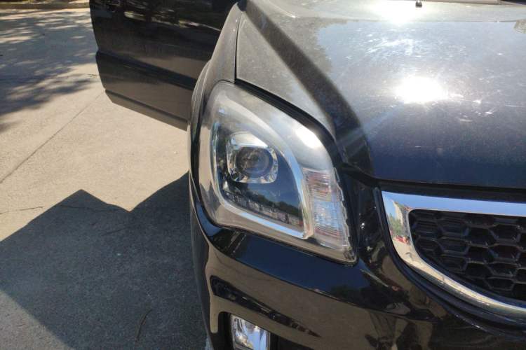 Used Kia Sportage 2013 2.0L Automatic Two-Wheel Drive GL Trim Right Front Headlight