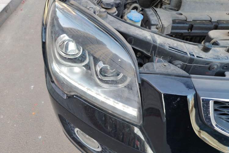 Used Kia Sportage 2013 2.0L Automatic Two-Wheel Drive GLS Trim Right Front Headlight