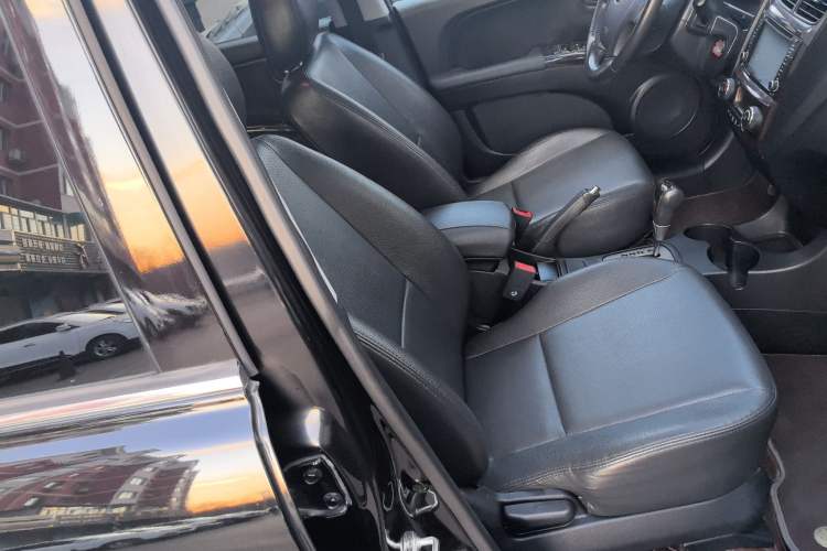 Used Kia Sportage 2013 2.0L Automatic Two-Wheel Drive GLS Trim Right Front Seat
