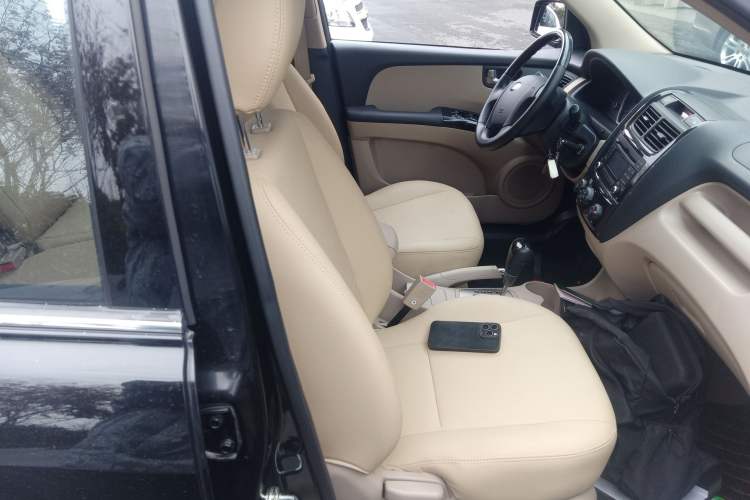 Used Kia Sportage 2013 2.0L Automatic Two-Wheel Drive GL Trim Right Front Seat