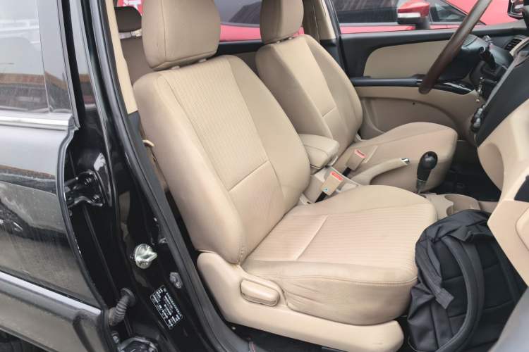 Used Kia Sportage 2013 2.0L Automatic Two-Wheel Drive GL Trim Right Front Seat