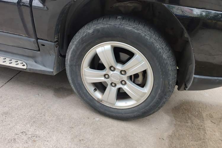 Used Kia Sportage 2013 2.0L Automatic Two-Wheel Drive GL Trim Right Front Wheel Hub