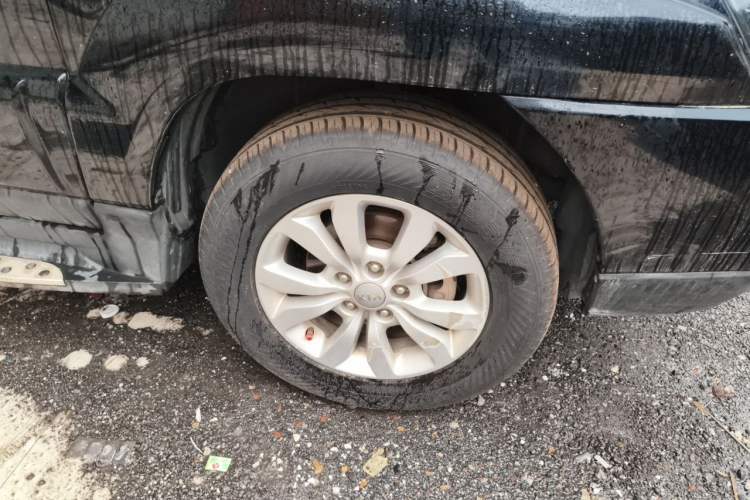 Used Kia Sportage 2013 2.0L Automatic Two-Wheel Drive GL Trim Right Front Wheel Hub