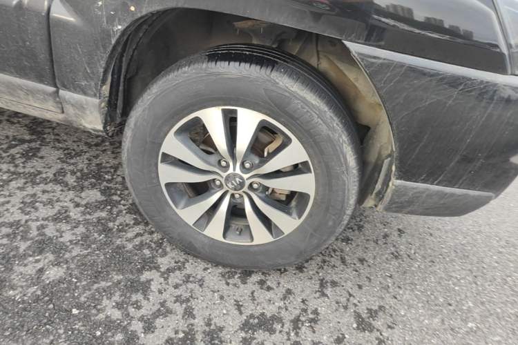 Used Kia Sportage 2013 2.0L Automatic Two-Wheel Drive GLS Trim Right Front Wheel Hub