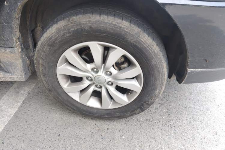 Used Kia Sportage 2013 2.0L Automatic Two-Wheel Drive GL Trim Right Front Wheel Hub