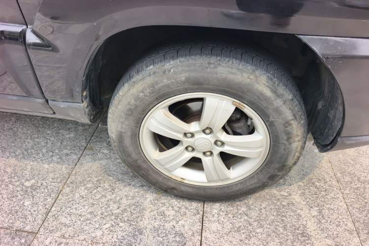 Used Kia Sportage 2013 2.0L Automatic Two-Wheel Drive GL Trim Right Front Wheel Hub