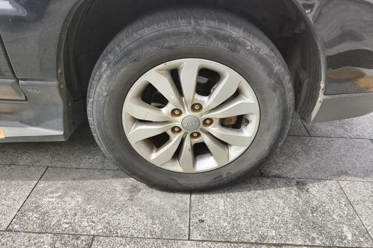 Used Kia Sportage 2013 2.0L Automatic Two-Wheel Drive GL Trim Right Front Wheel Hub