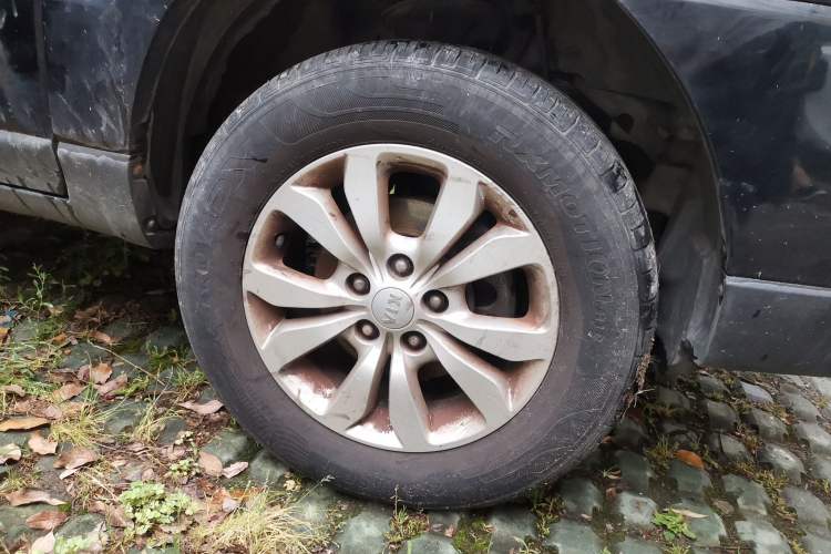 Used Kia Sportage 2013 2.0L Automatic Two-Wheel Drive GL Trim Right Front Wheel Hub