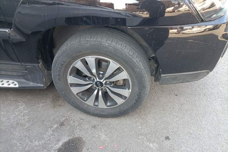 Used Kia Sportage 2013 2.0L Manual Two-Wheel Drive GLS Right Front Wheel Hub