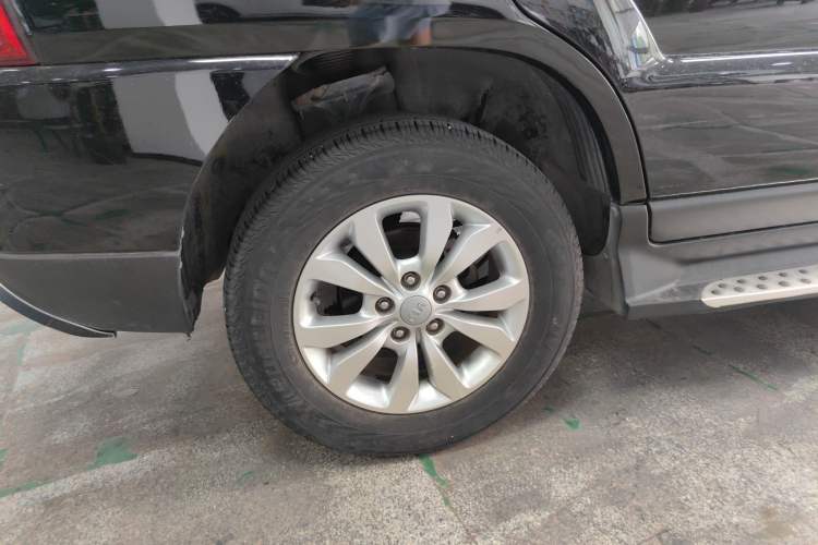 Used Kia Sportage 2013 2.0L Automatic Two-Wheel Drive GL Trim Right Rear Wheel Hub